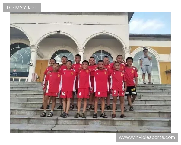 足球球星皮包成长历程与辉煌成就全面解析