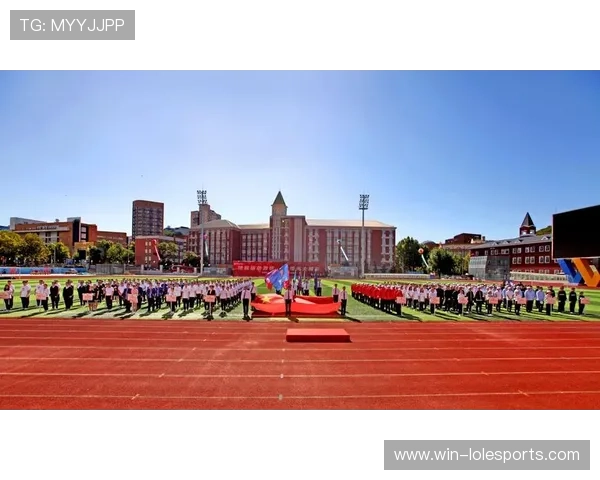 鱼缸壁纸中足球球星的炫彩瞬间让运动激情与艺术完美融合